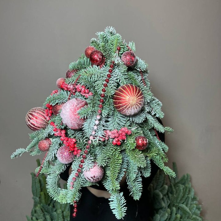 Ёлка красная в Челябинске