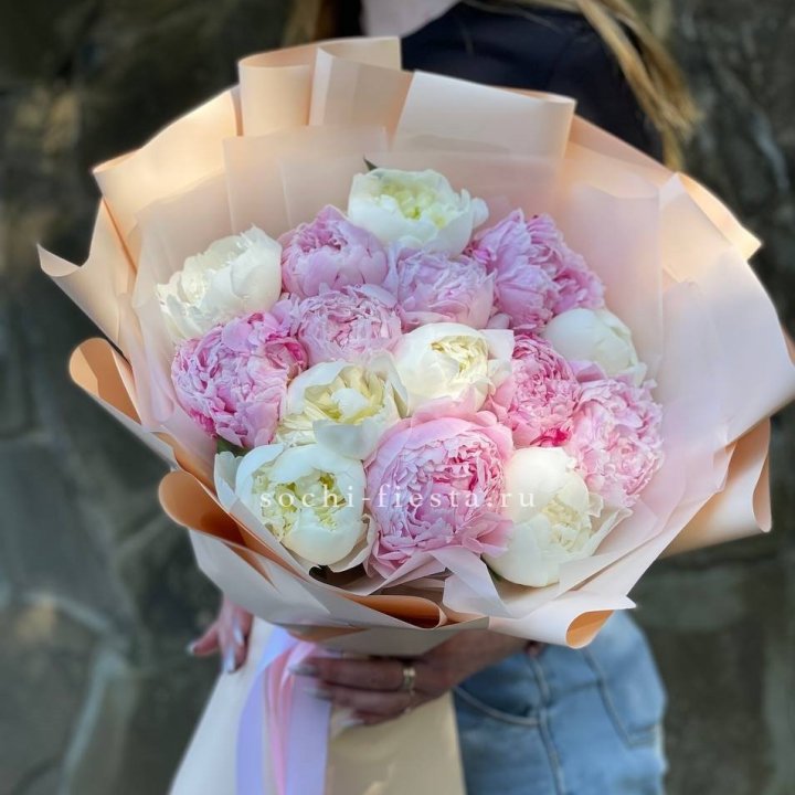Букет 15 зефирных пионов в Челябинске