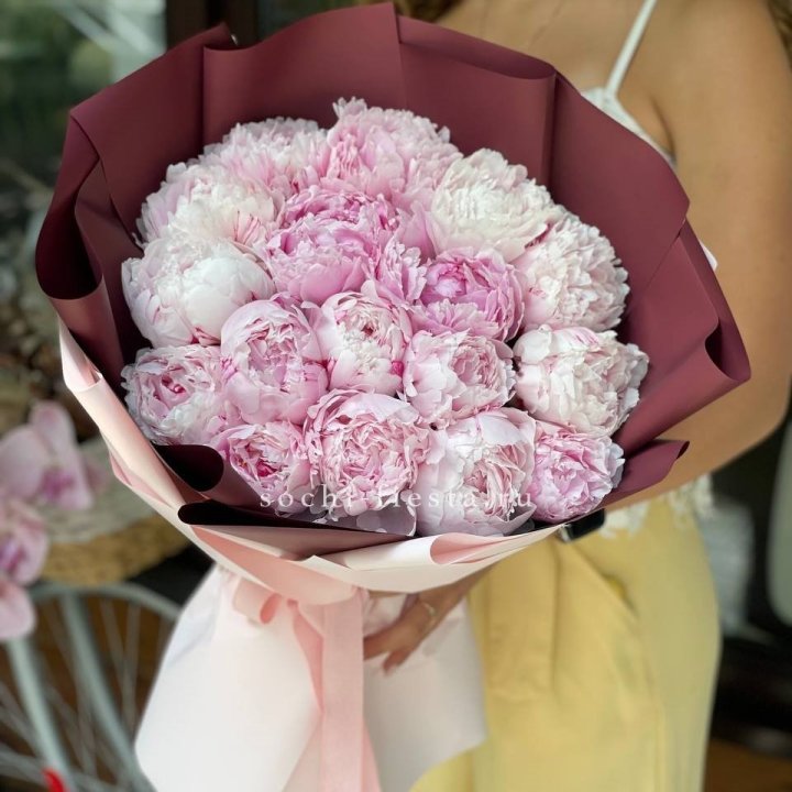 Букет 17 зефирных пионов в Челябинске