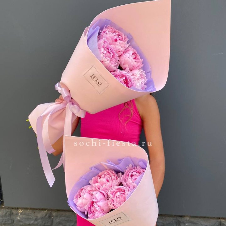 Букет из 5 пионов в Челябинске