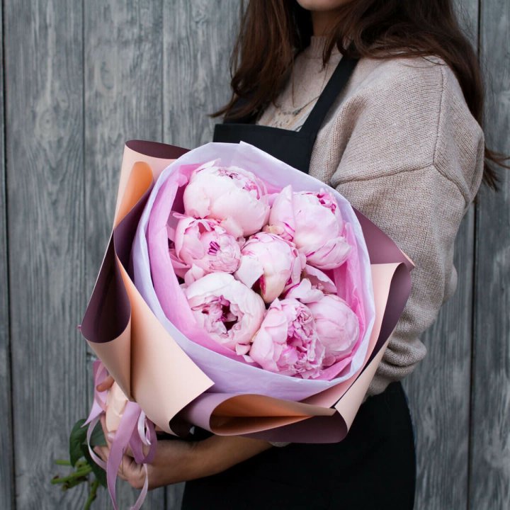 7 зефирных пионов в оформлении в Челябинске