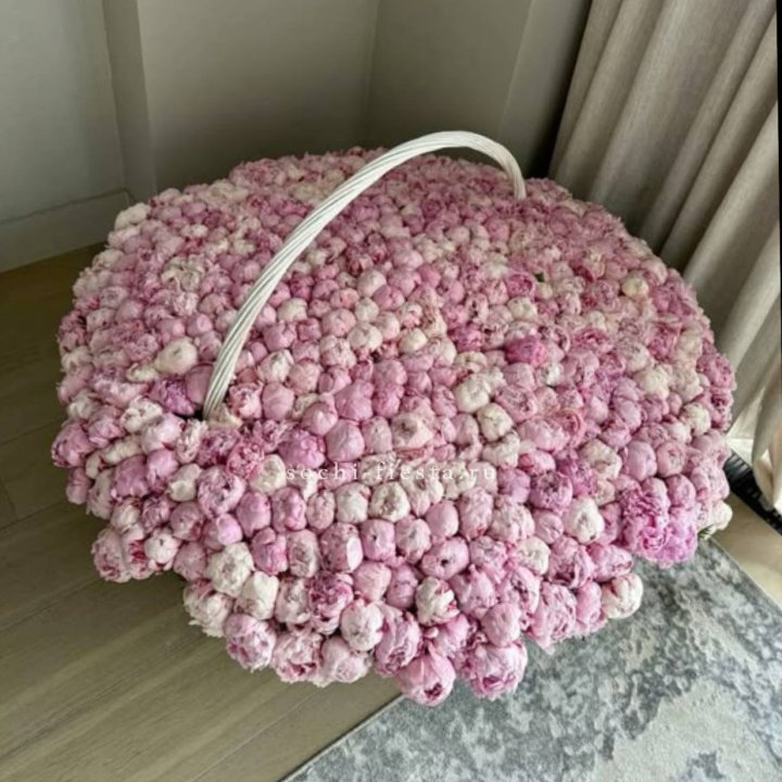 Корзина 555 пионов в Челябинске