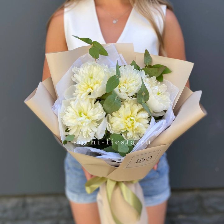  Букет белых пионов в Челябинске