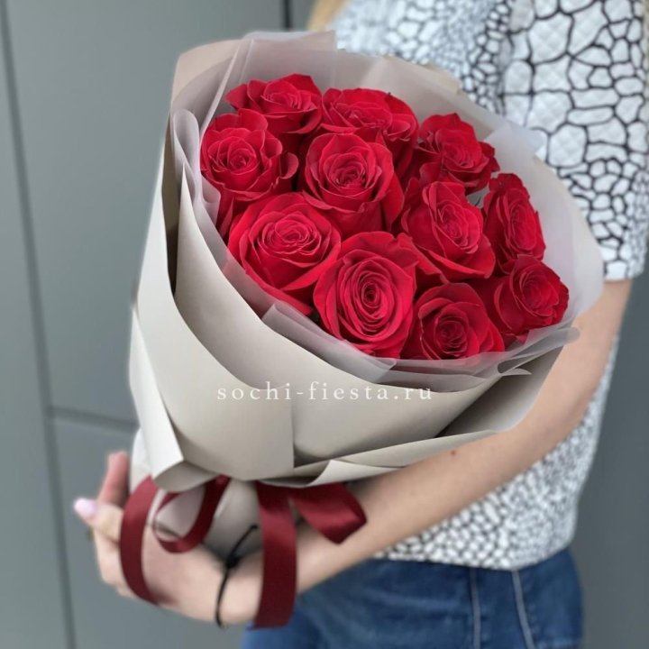 Букет красных роз "Рози" в Челябинске