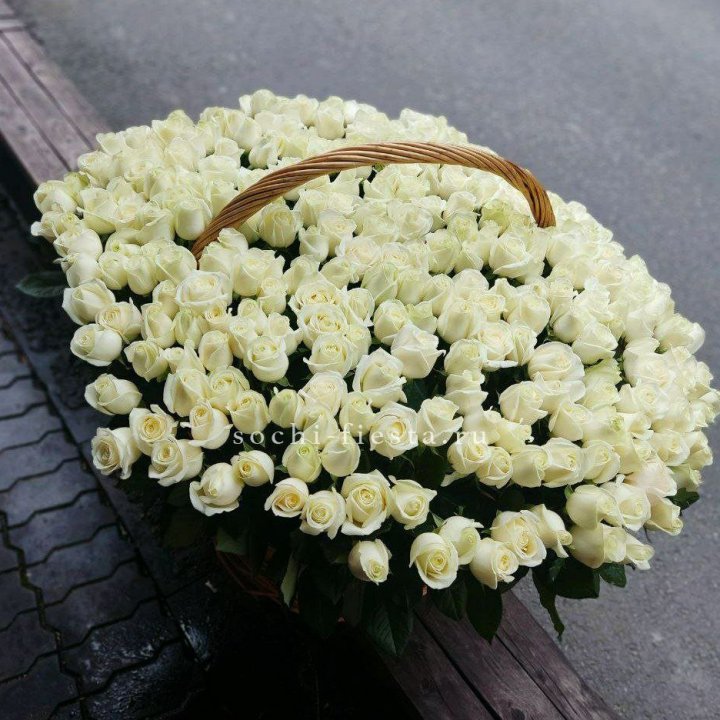 303 розы в корзине в Челябинске