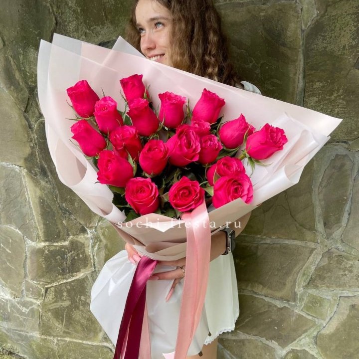 19 алых роз в Челябинске