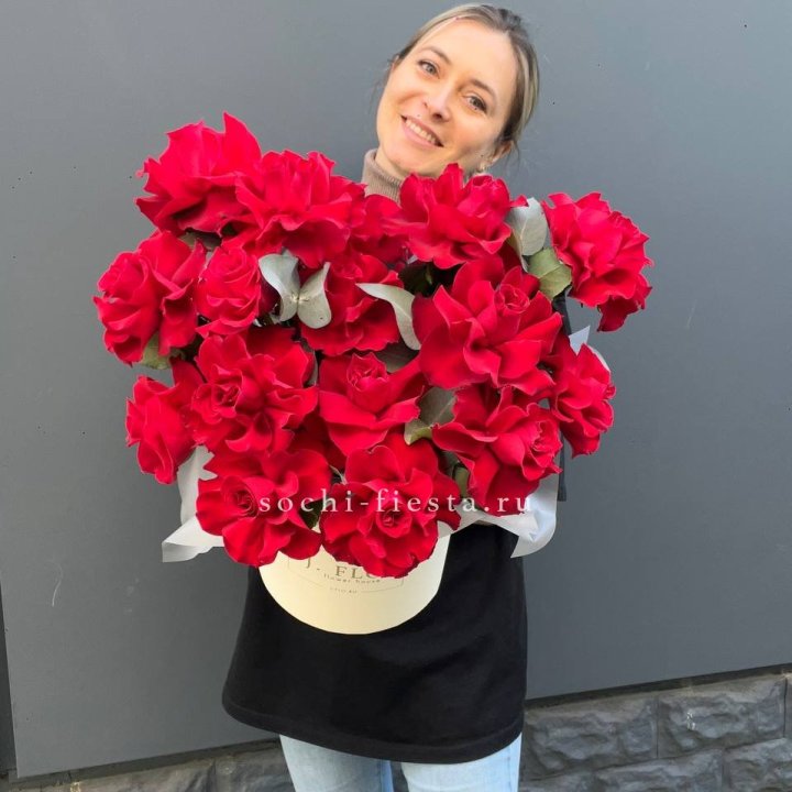 17 Французских роз в боксе в Челябинске