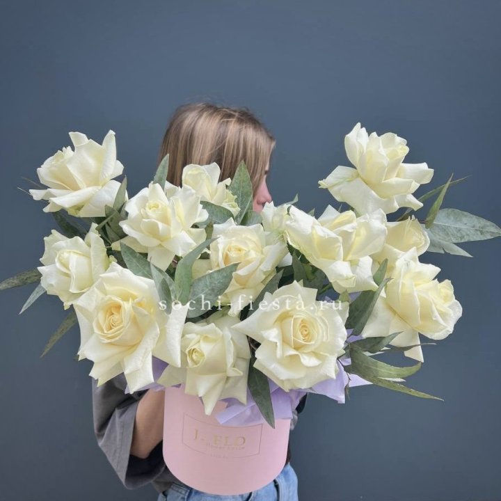 15 Французских роз в боксе в Челябинске