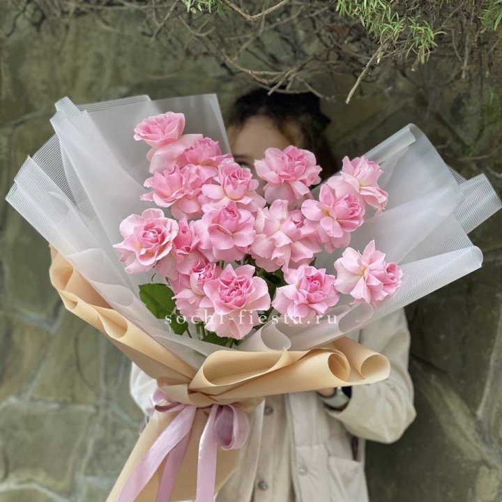 Букет из 15 французских роз Пинк дрим в Челябинске