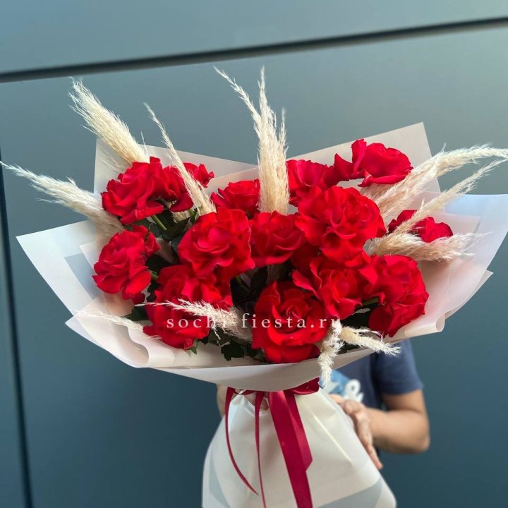 15 Красных французских розы в Челябинске