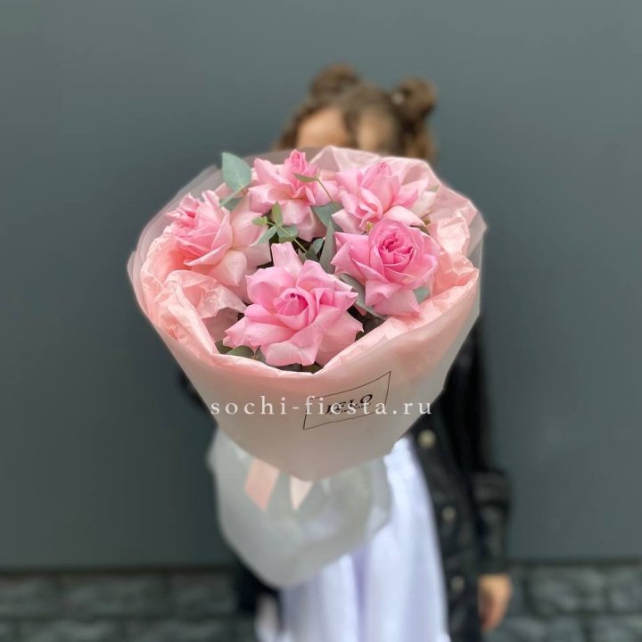 5 французских розовых роз  в Челябинске
