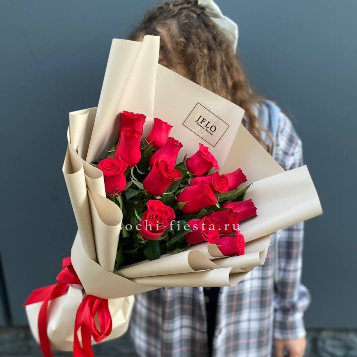 15 красных роз в Челябинске