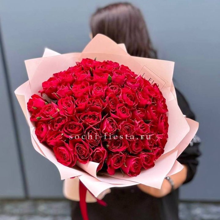 55 кенийских роз в Челябинске