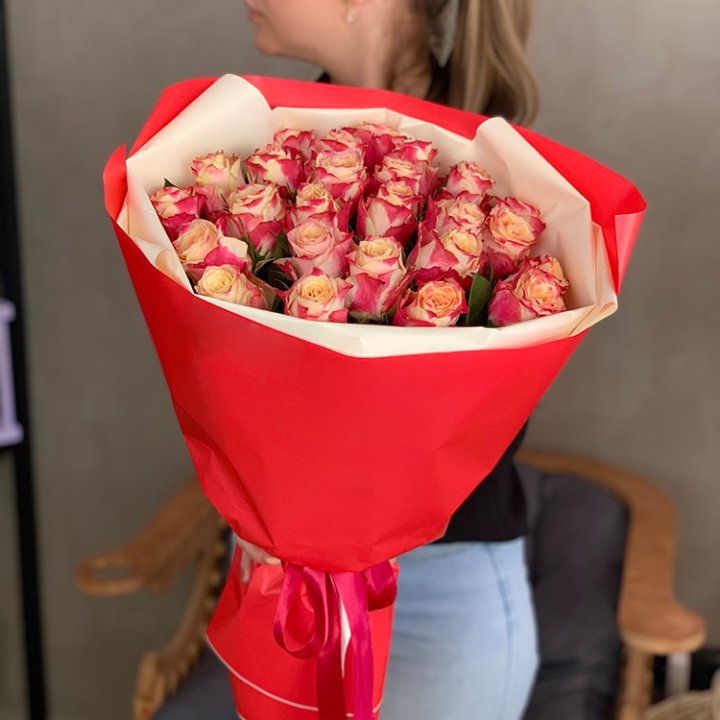 Букет роз Chapeau в Челябинске