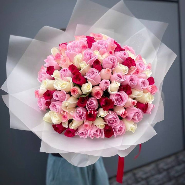 101 разноцветная роза "Карусель" в Челябинске