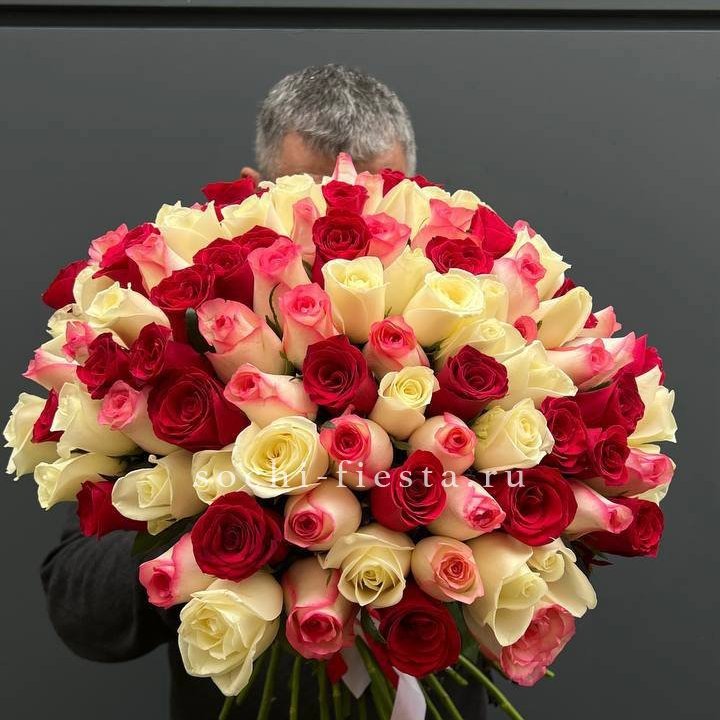 101 разноцветная роза "Джули" в Челябинске
