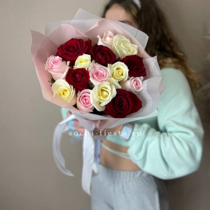 15 роз "Карусель" в Челябинске