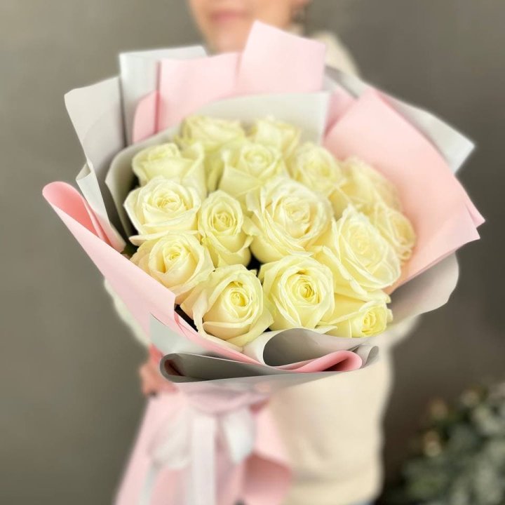 15 белых роз пудра в Челябинске