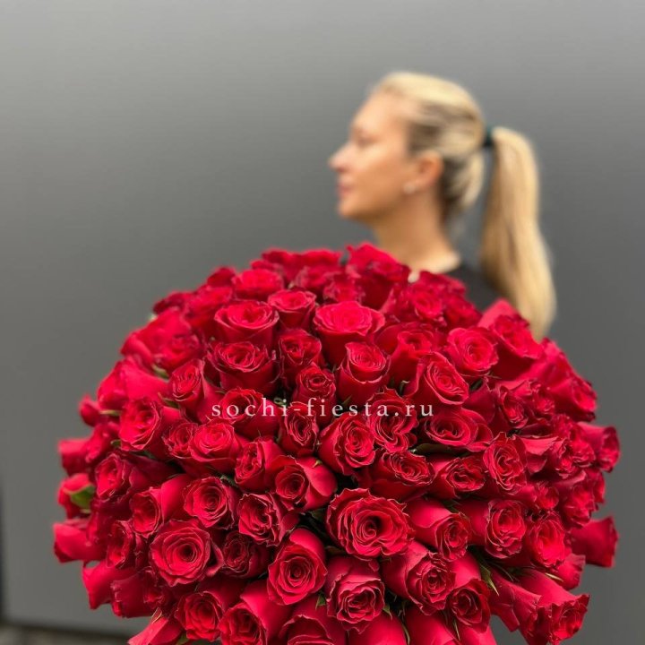 Охапка из 101 красной розы в Челябинске
