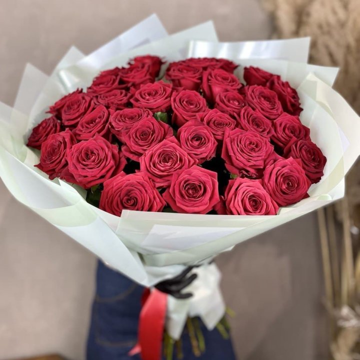 37 красных роз в Челябинске