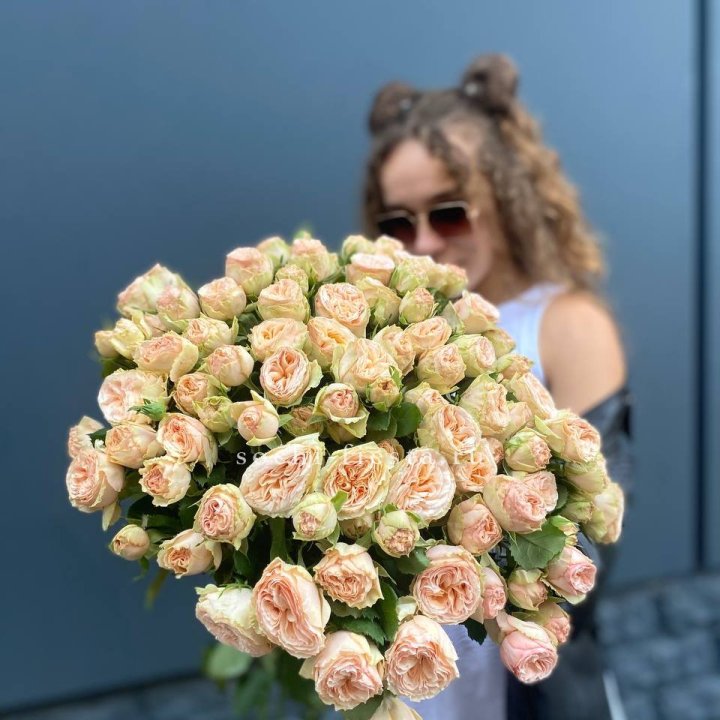 25 пионовидных роз в Челябинске