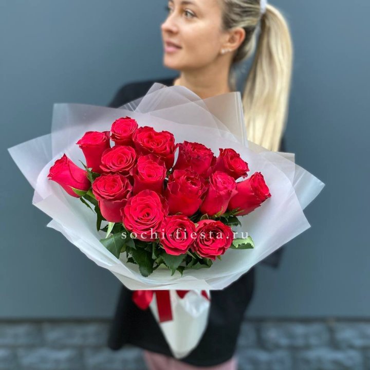 Букет из 15 красных роз  в Челябинске