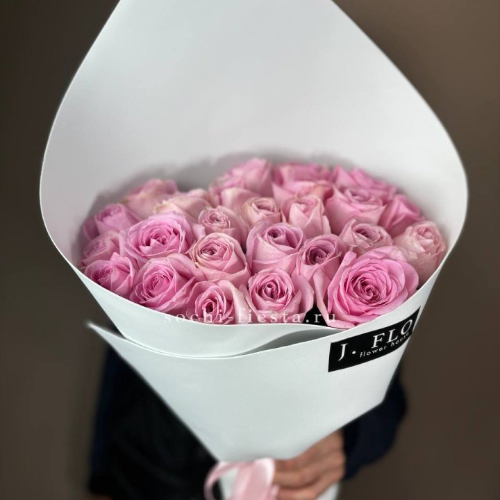 25 розовых роз в Челябинске