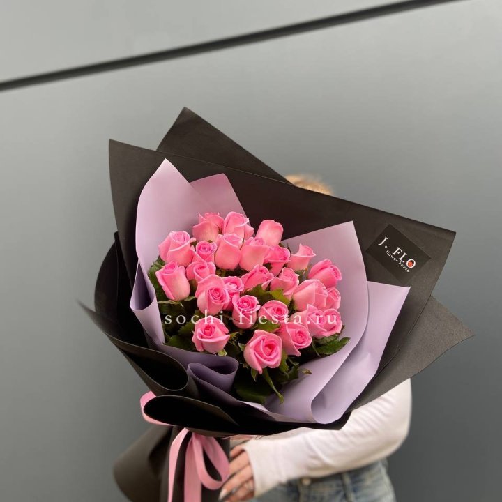 19 розовых роз  в Челябинске