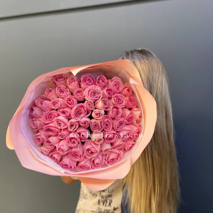 55 розовых роз в Челябинске