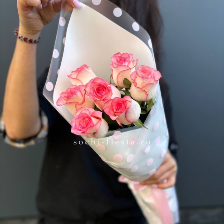 7 роз "Джумилия" в Челябинске