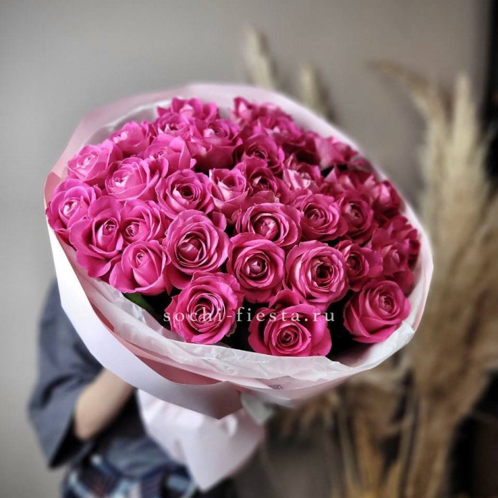 35 розовых роз  в Челябинске