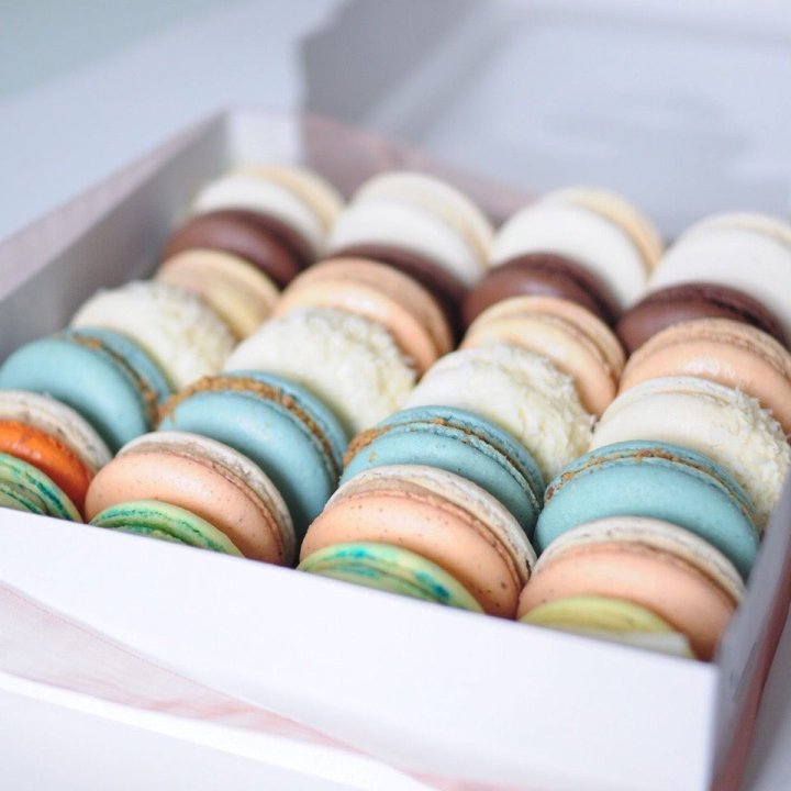 Коробка макаронс 25 шт. в Челябинске