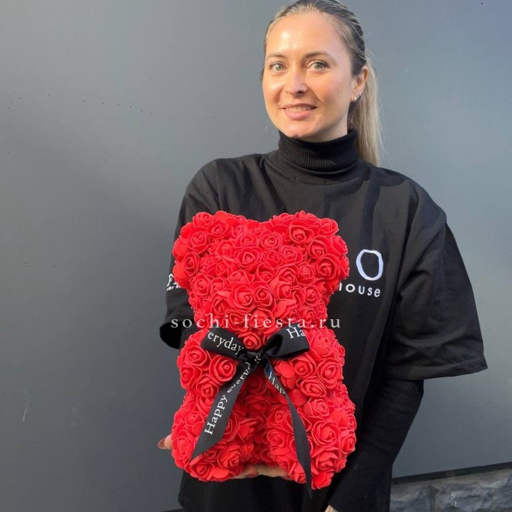 Медведь из роз красный в Челябинске