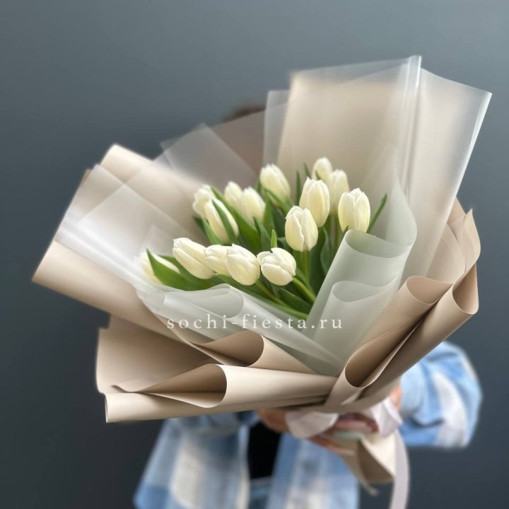 Букет из 15 белых тюльпанов в Челябинске