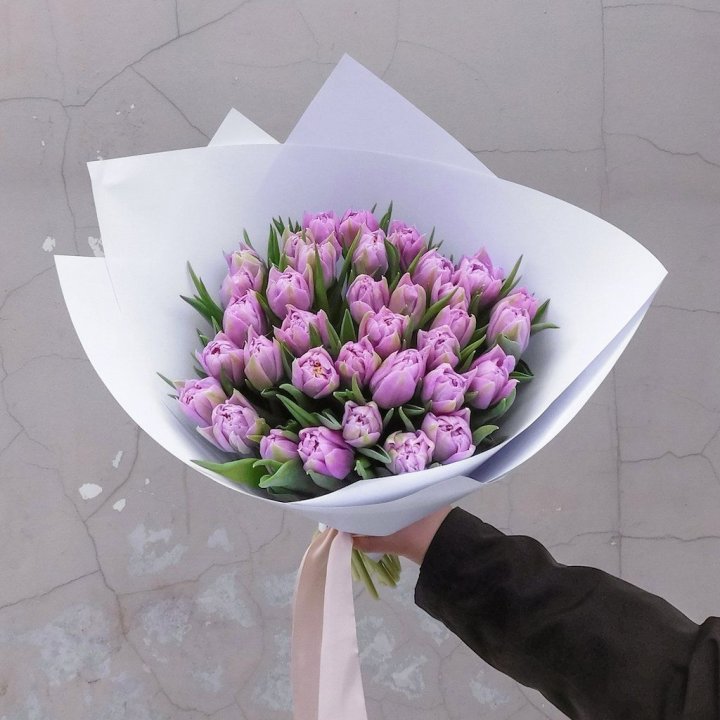 35 сиреневых тюльпанов в Челябинске