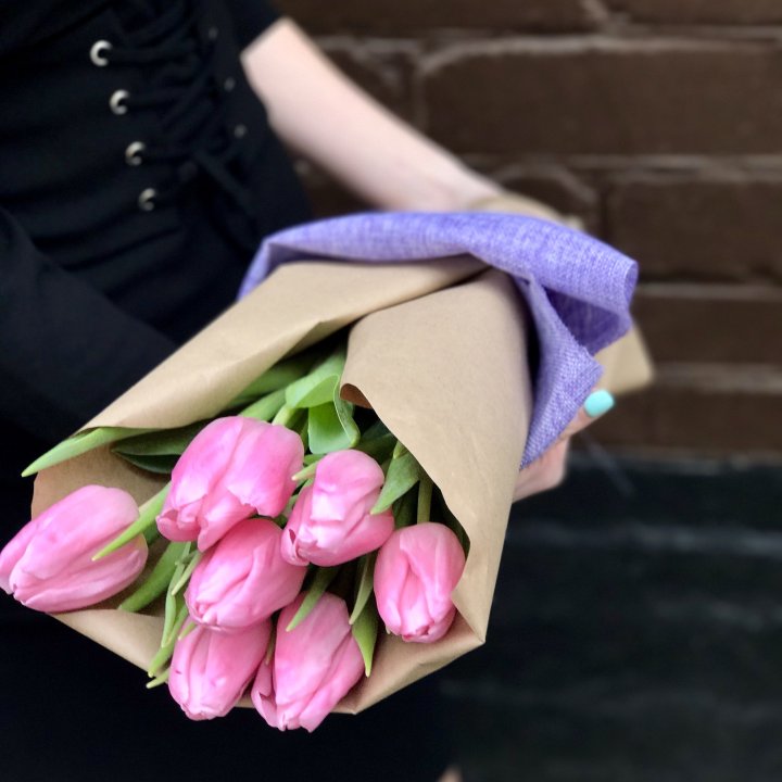 Букет розовых тюльпанов в Челябинске