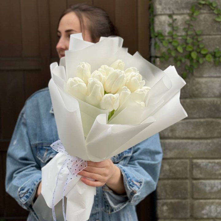 Букет белоснежных тюльпанов в Челябинске