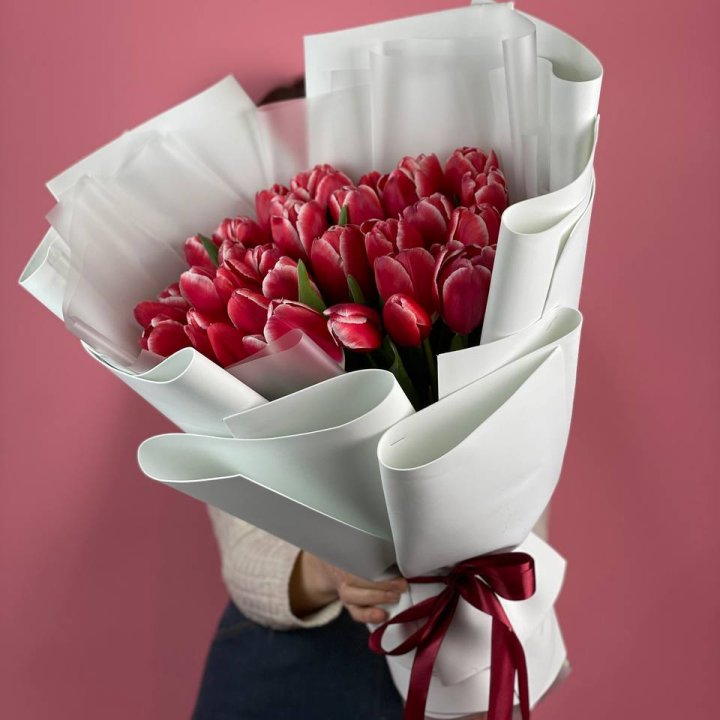 Букет красных тюльпанов в Челябинске